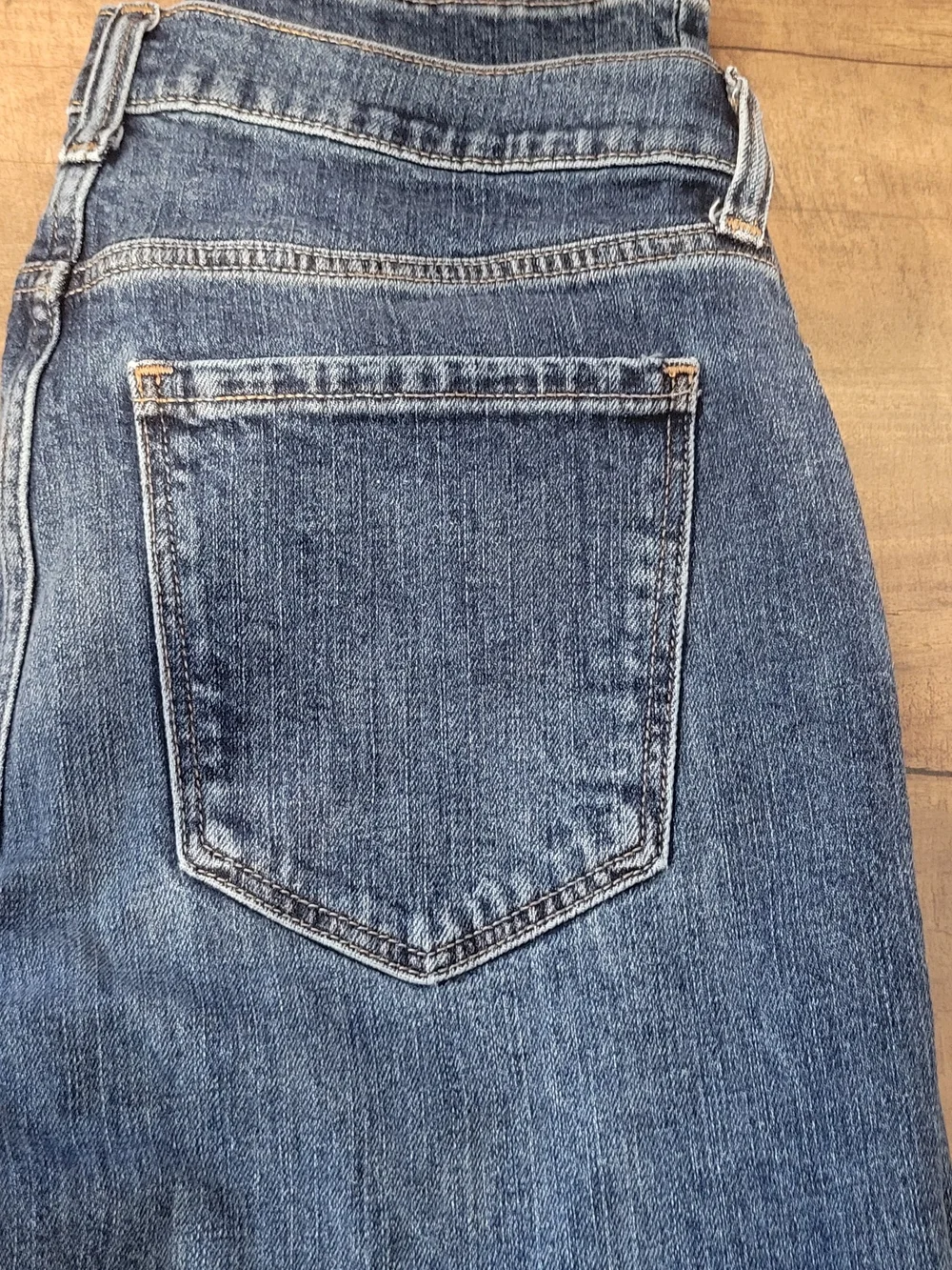 Old Navy Women's Straight Leg Jeans in Dark Blue Wash